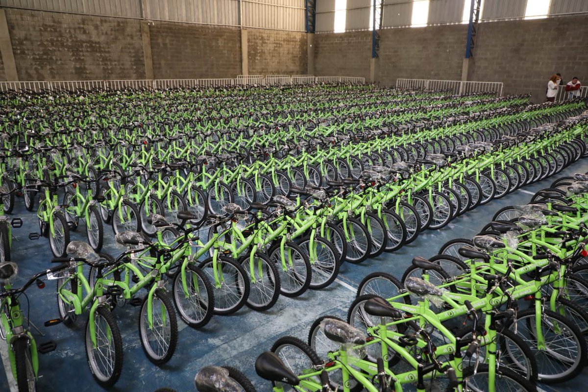 Mil estudiantes de escuelas primarias públicas de Dock Sud recibieron sus bicicletas