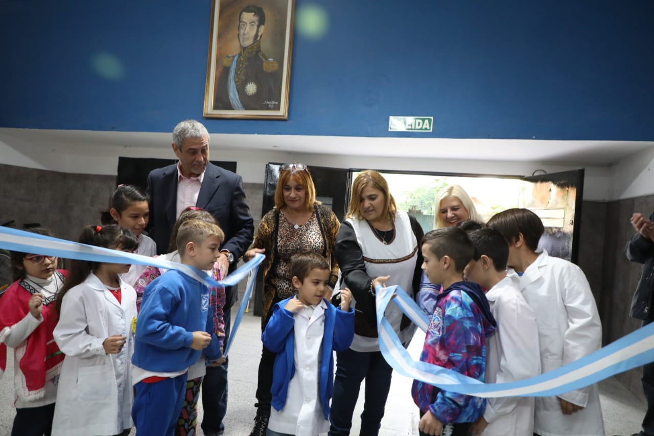Ferraresi sigue inaugurando obras en las escuelas públicas de Avellaneda