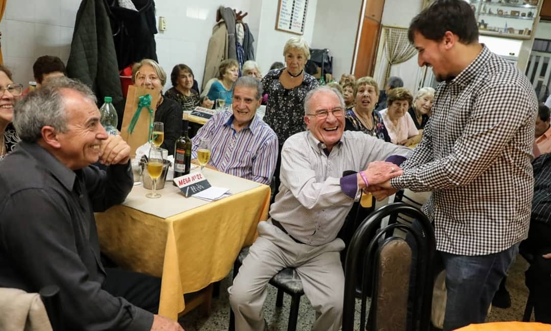 Los centros de jubilados “Idea Feliz” y “Chascomús” celebraron sus aniversarios y recibieron subsidios del municipio