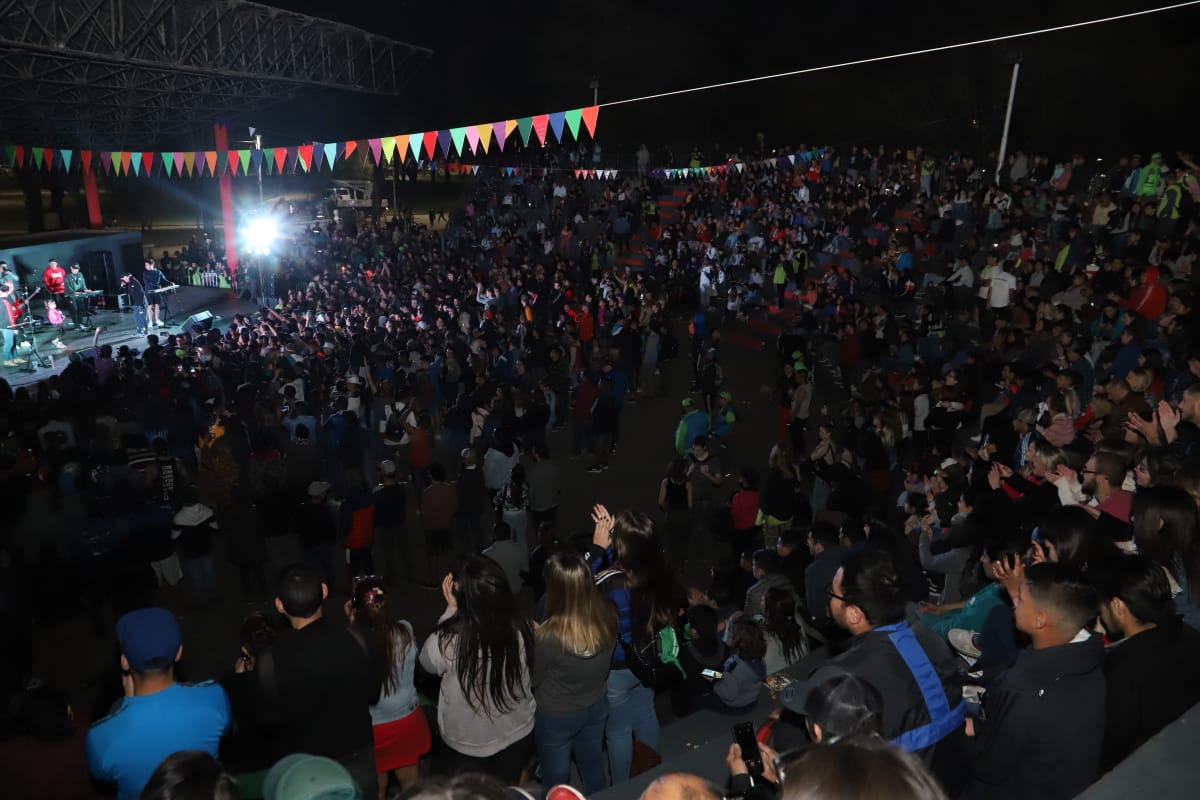 Miles de jóvenes participaron del festival del #DíaDeLaJuventud