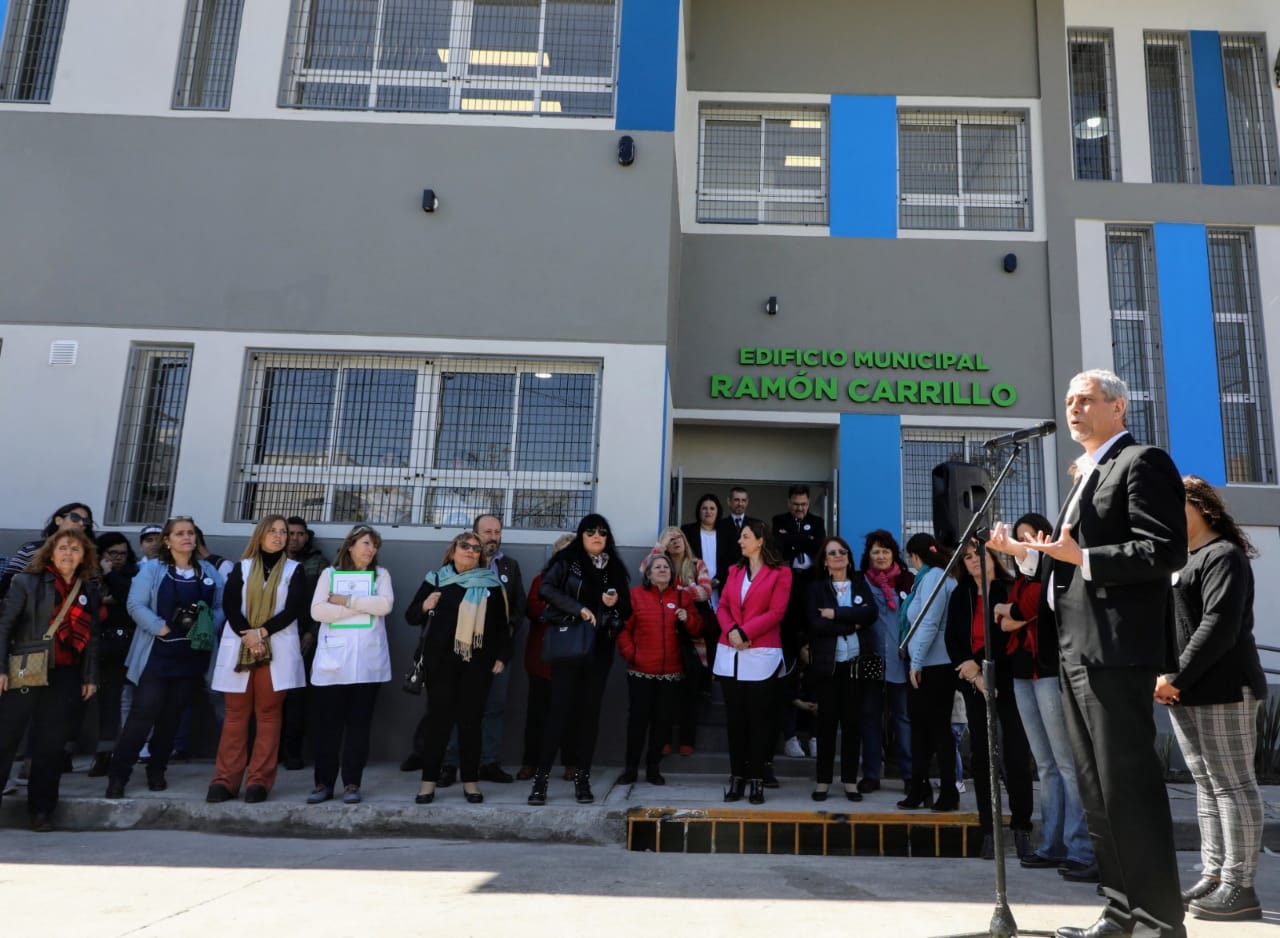 Ferraresi inauguró el nuevo edificio municipal para el Centro de Formación Integral 2 de Wilde