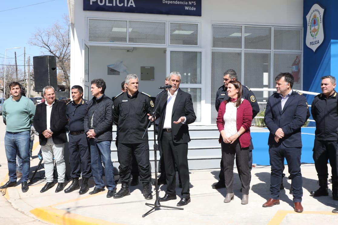 Ferraresi inauguró el nuevo edificio que construyó el municipio para la comisaría 5ta de Wilde