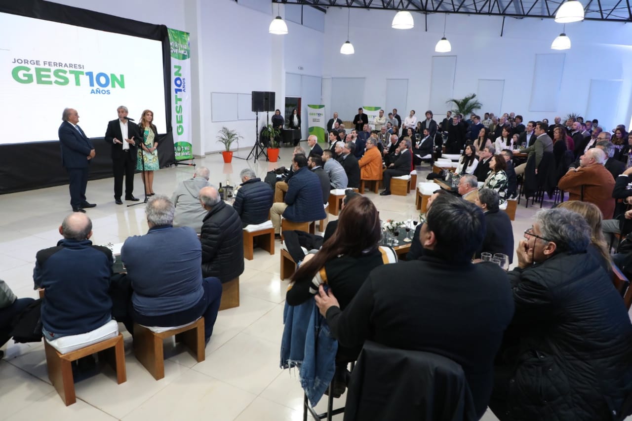 Día de la Industria: Ferraresi y De Mendiguren se reunieron con un centenar de empresarios de Avellaneda