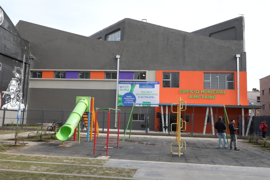 La escuela secundaria Nº 35 de Wilde tiene un nuevo edificio construido por el municipio
