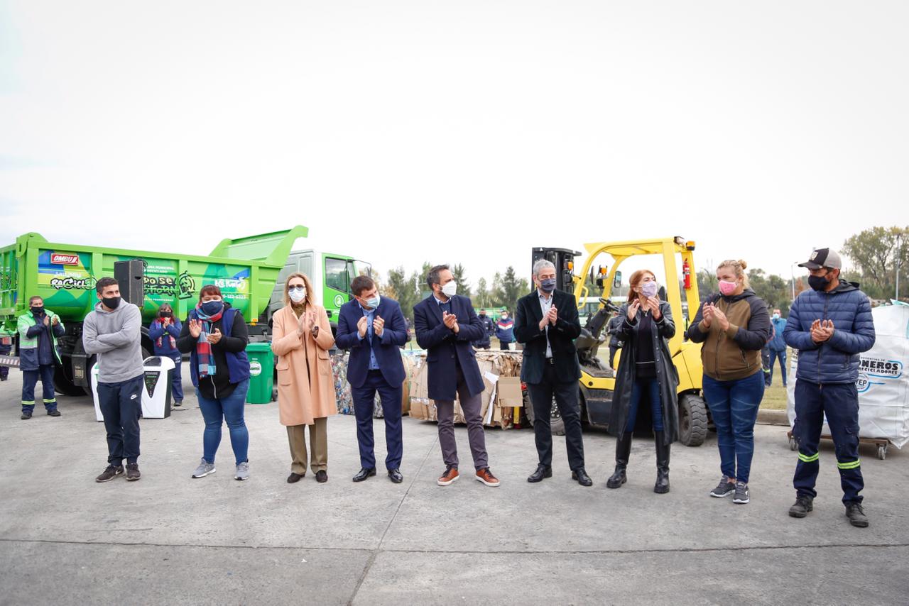 En el Día Mundial del Reciclaje los ministros Cabandié y Ferraresi visitaron el EcoPunto de Avellaneda