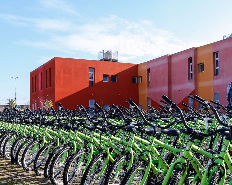 El programa municipal “Tu Primera Bici” sigue llegando a cada niño y niña de Avellaneda