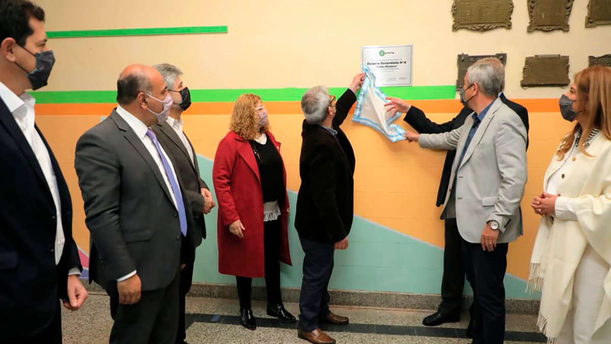 El jefe de Gabinete Juan Manzur y los ministros Jaime Perczyk y Jorge Ferraresi inauguraron obras en dos escuelas de Avellaneda