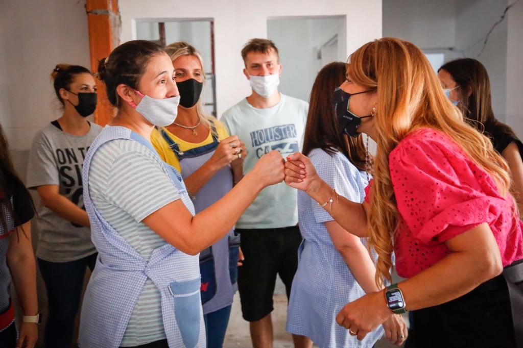 Magdalena Sierra visitó las obras de los jardines de infantes N°904 y 907 y de la Primaria N°28