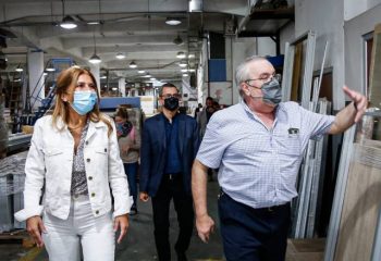 Magdalena Sierra visitó la planta del Grupo a2 en Avellaneda