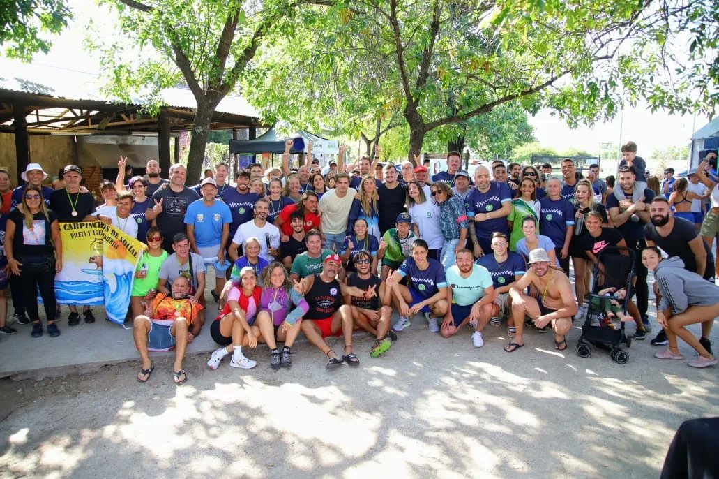 El intendente Chornobroff presenció el Campeonato “Nadando Avellaneda”