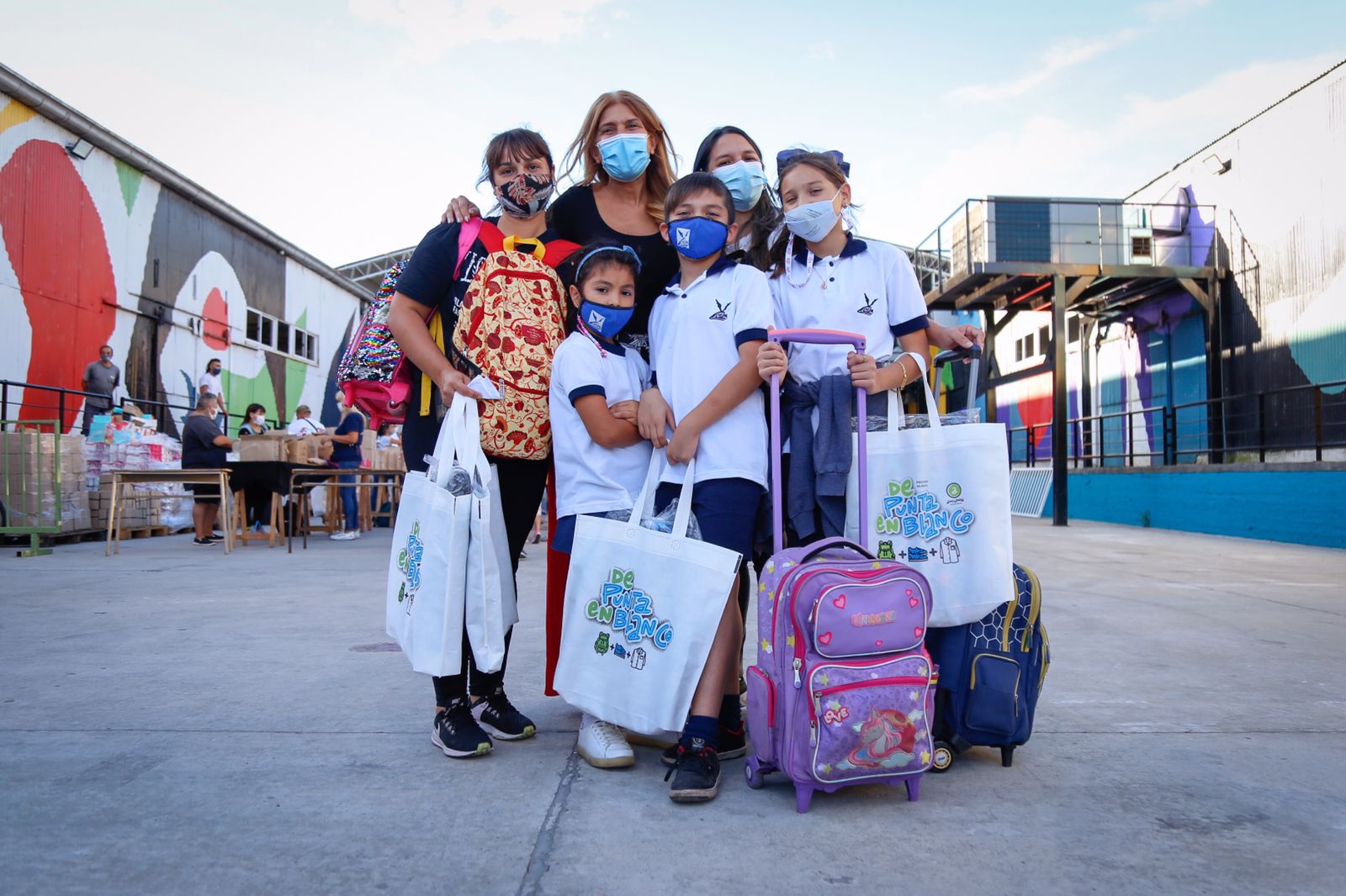 En Avellaneda, la vuelta a clases es De Punta en Blanco