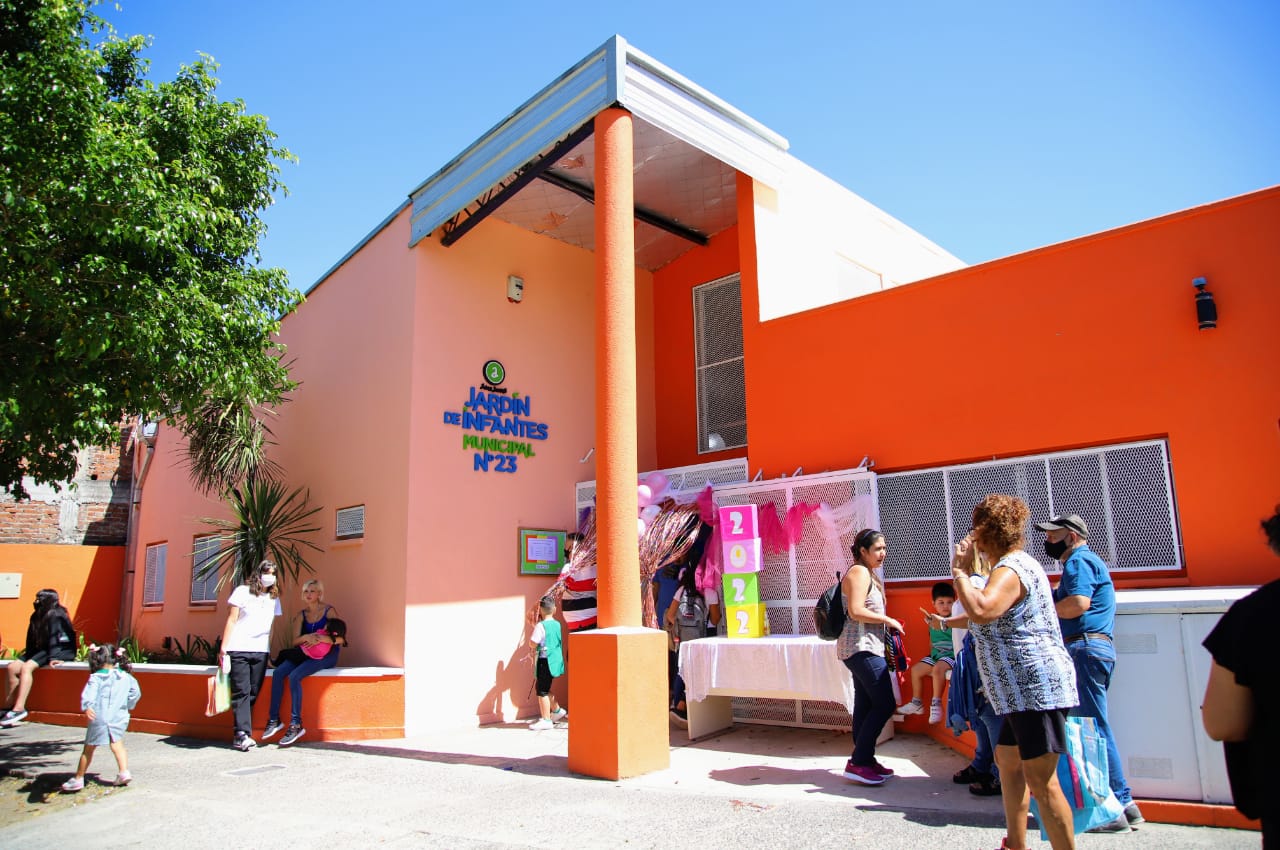 Los ministros nacionales, Ferraresi y Zabaleta encabezaron la inauguración de obras en jardines de infantes y maternales de Avellaneda