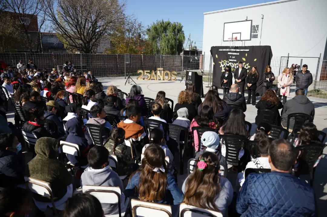 Alejo Chornobroff participó del festejo por el 25° aniversario de la Escuela Primaria N° 69