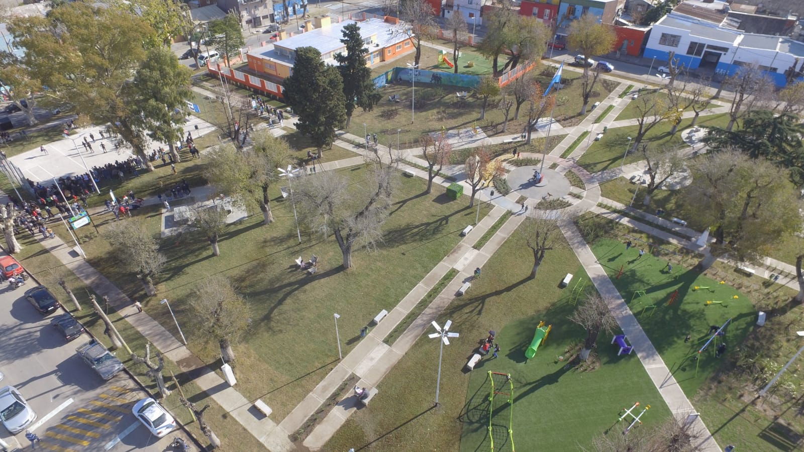 La Municipalidad de Avellaneda inauguró la puesta en valor de la Plaza José Hernández de Isla Maciel