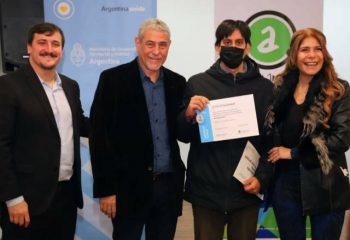 El ministro Ferraresi entregó nuevos créditos Casa Propia en Avellaneda