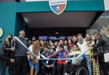 Ferraresi, Chornobroff y Sierra inauguraron el Polideportivo José Mármol