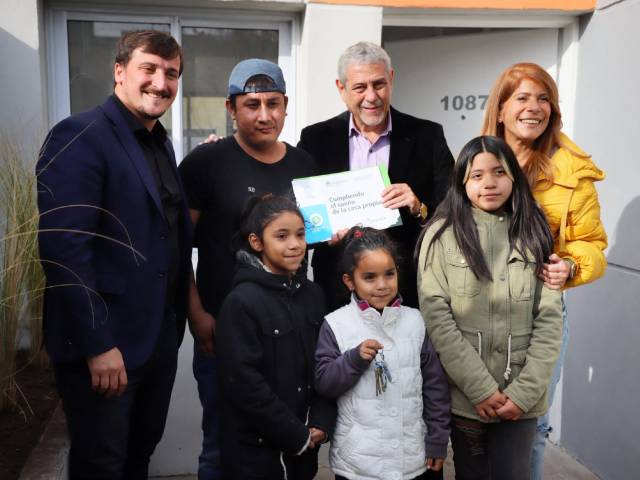 Más familias de Avellaneda recibieron su Casa Propia