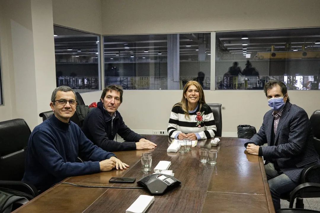 Magdalena Sierra visitó la empresa Italbus