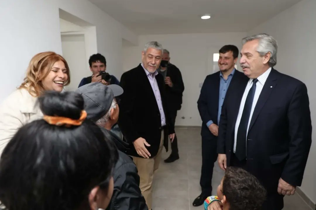 El presidente Alberto Fernández entregó viviendas y créditos en Avellaneda