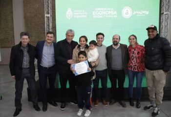 Ferraresi y Chornobroff entregaron microcréditos Construir Futuro