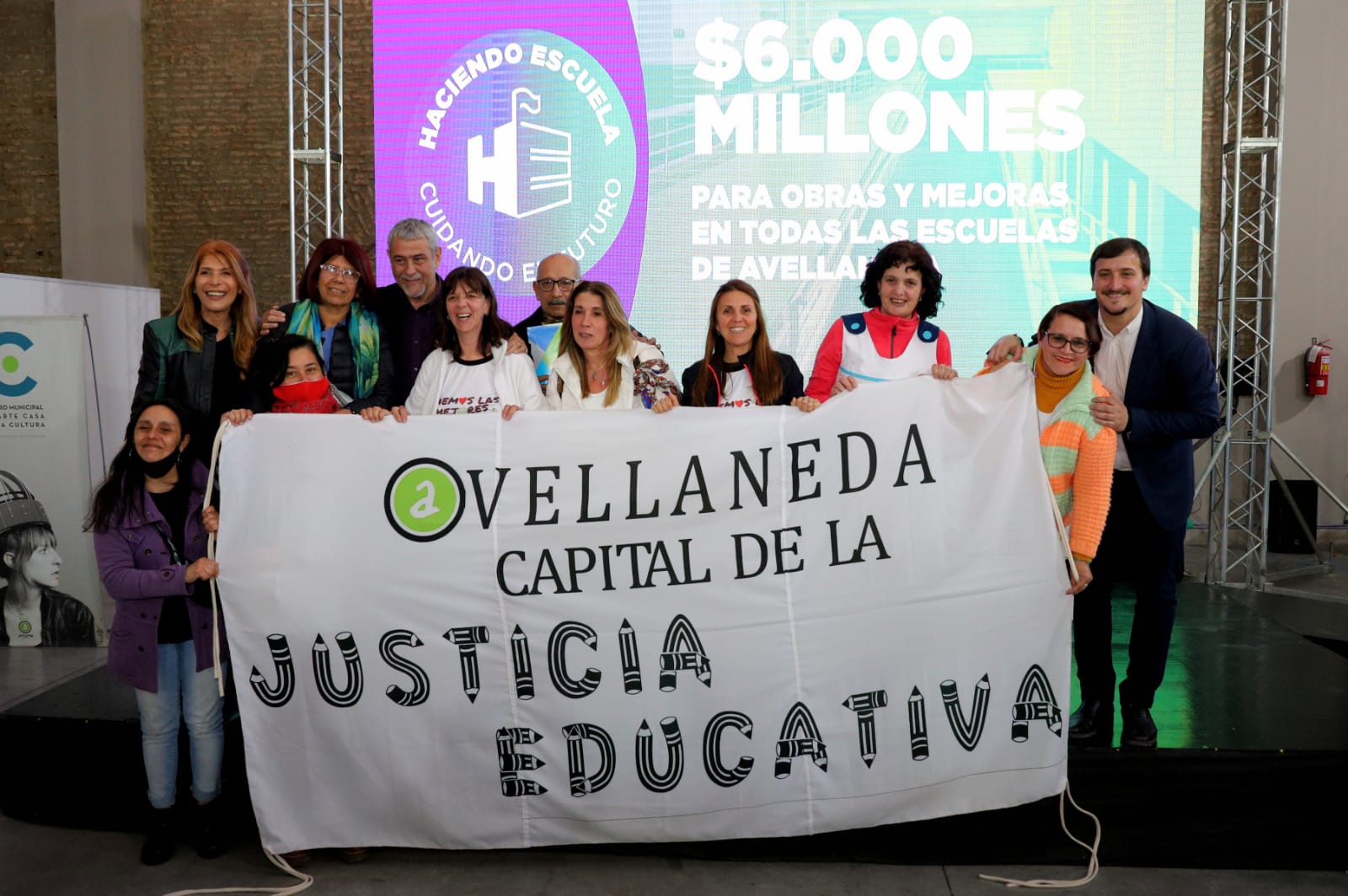 Avellaneda sigue entregando subsidios con el programa Haciendo Escuela