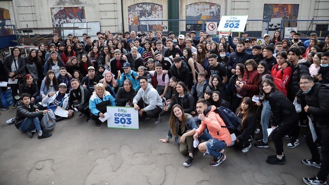 Por el programa municipal “Tu viaje de egresadxs solidario”, estudiantes de Avellaneda viajaron en tren a Mar del Plata