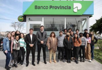 Alejo Chornobroff firmó un convenio con Provincia Leasing para comprar equipos de mantenimiento urbano