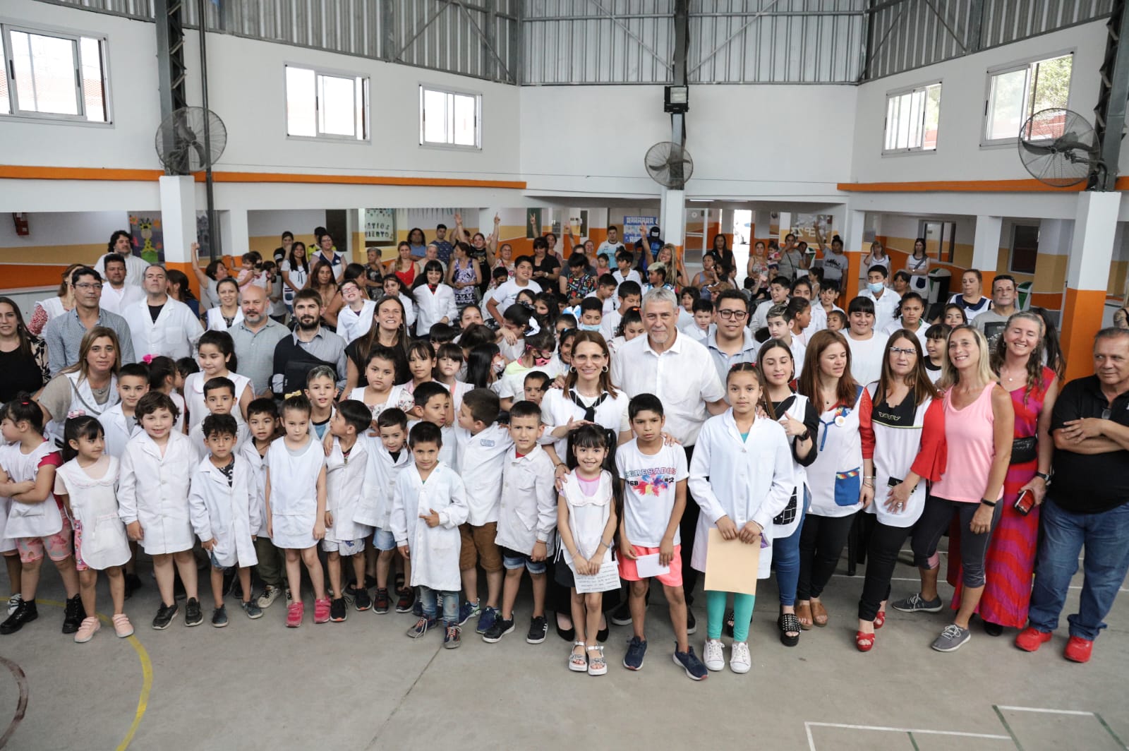 Jorge Ferraresi inauguró obras en la escuela primaria N°23