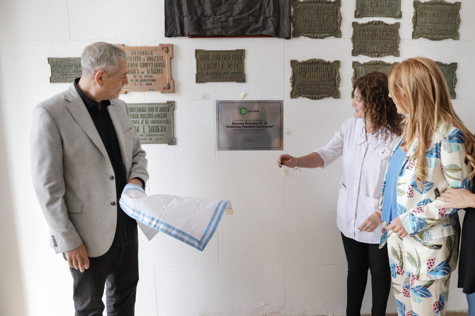 Jorge Ferraresi y Magdalena Sierra participaron del 130° aniversario de la Escuela Primaria N°14