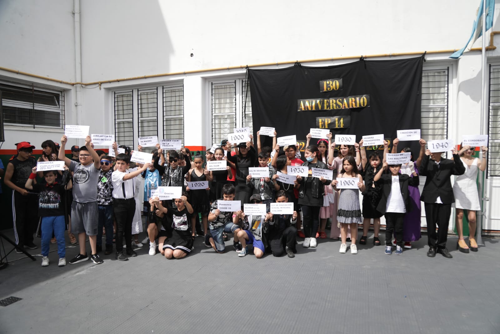 Jorge Ferraresi y Magdalena Sierra participaron del 130° aniversario de la Escuela Primaria N°14