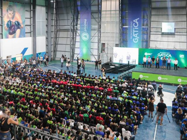 El intendente Ferraresi y Lammens reinauguraron el histórico Polideportivo Gatica