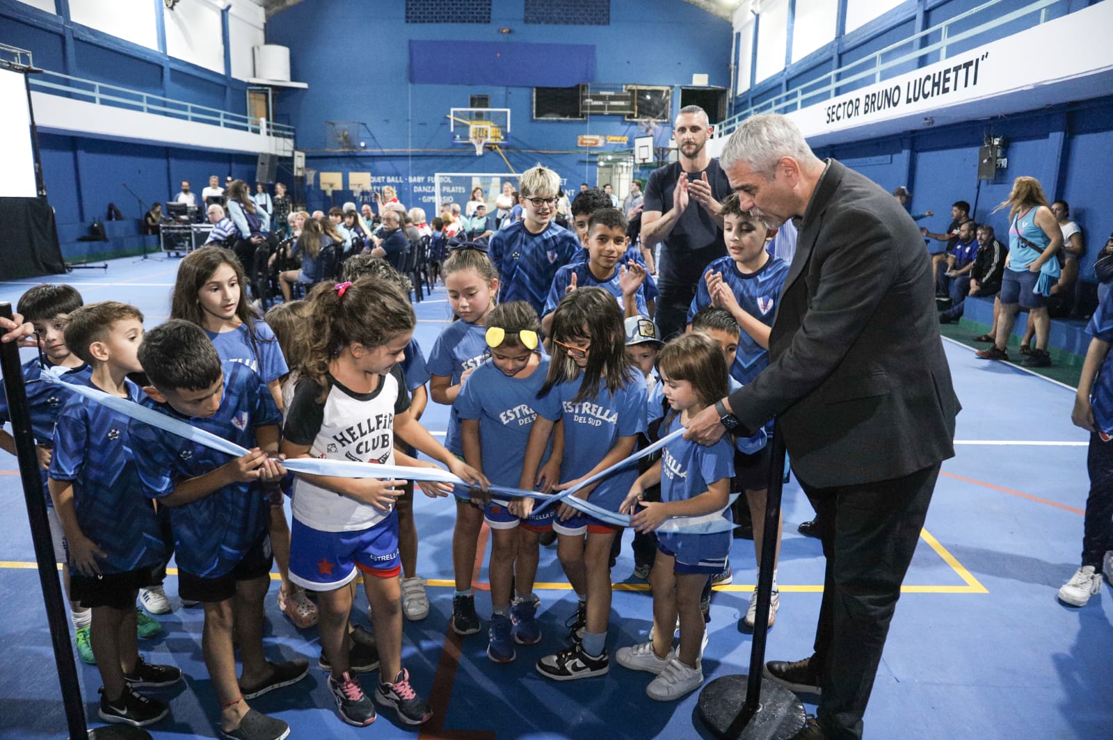 Ferraresi inauguró obras en los clubes “Jorge Newbery” y “Estrella del Sud”