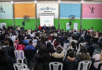 En Avellaneda, continúa la entrega de netbooks a estudiantes secundarios