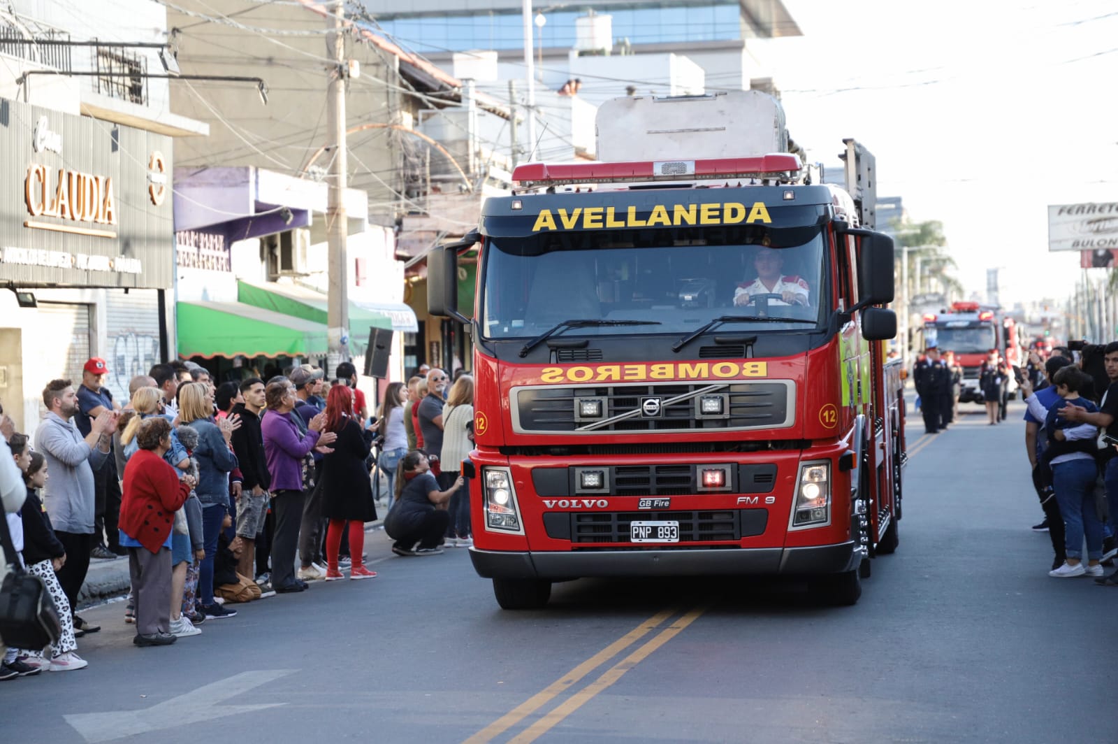 Con un emotivo desfile, los bomberos de Echenagucía celebraron su centenario