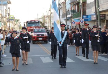 Con un emotivo desfile, los bomberos de Echenagucía celebraron su centenario