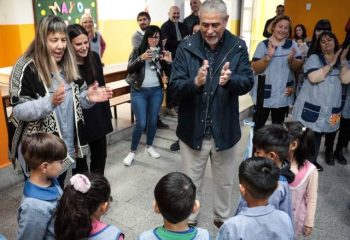 Ferraresi inauguró más obras en Escuelas