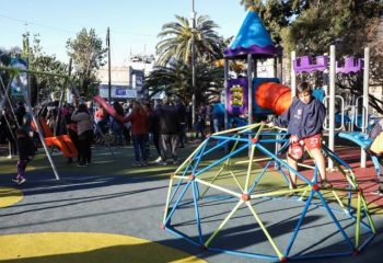 Ferraresi inauguró nuevas plazas y otro centro de monitoreo descentralizado en Piñeiro