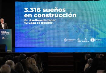 Ferraresi presentó el plan de construcción de 3.316 viviendas en Avellaneda