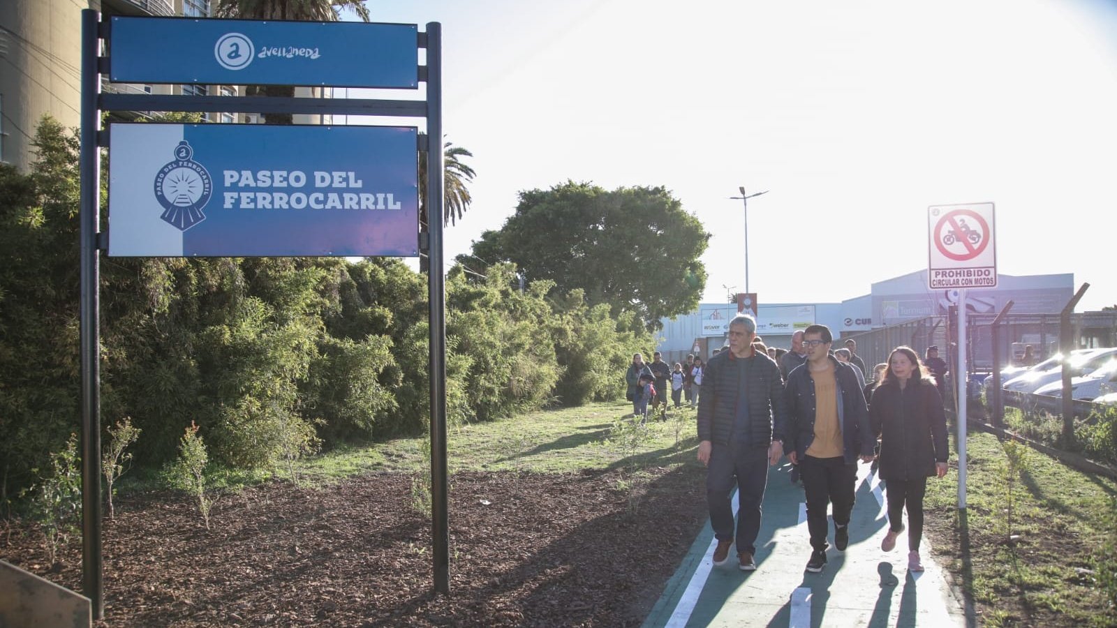 Jorge Ferraresi y Magdalena Sierra inauguraron la segunda etapa del Paseo del Ferrocarril en Piñeiro