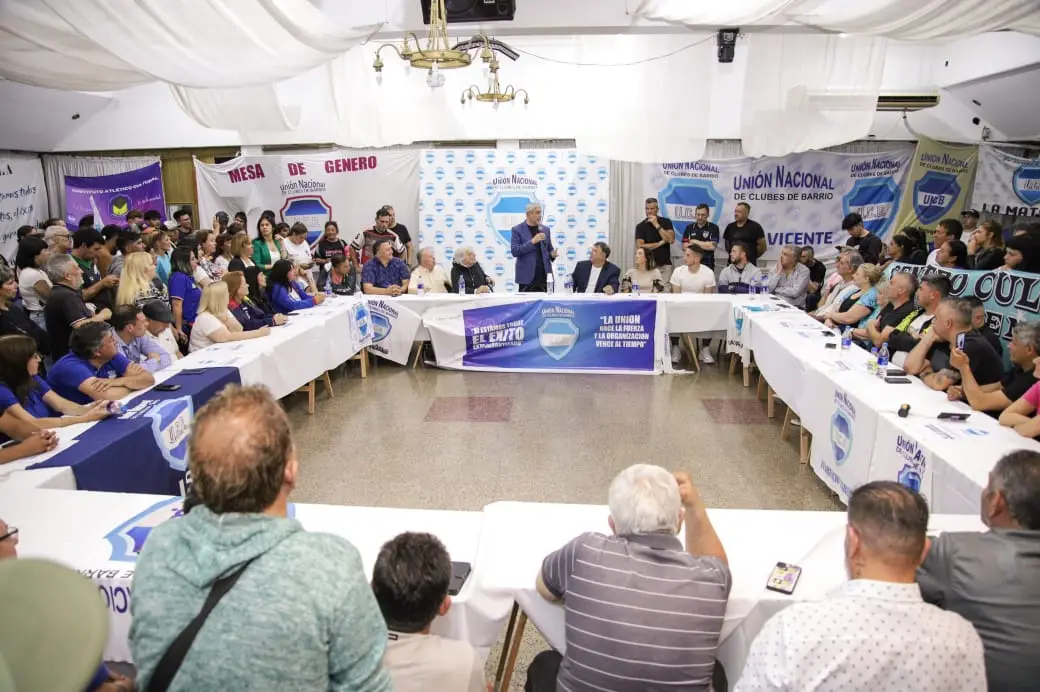 La Unión Nacional de Clubes de Barrio manifestó su apoyo a Sergio Massa