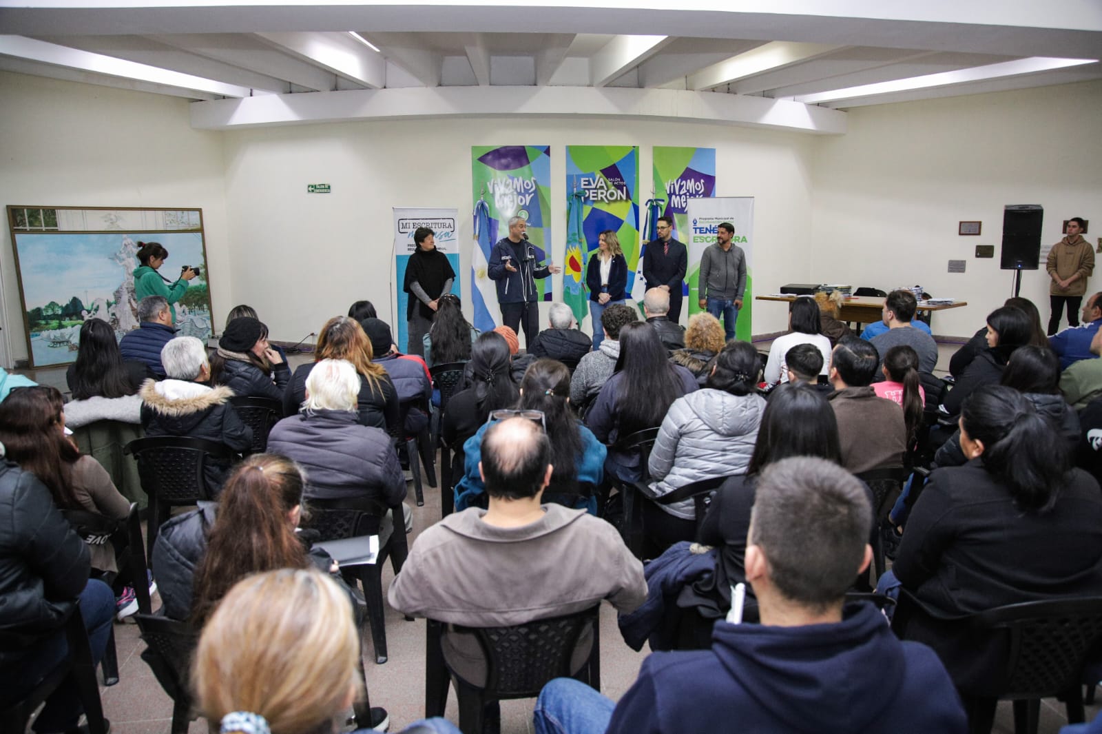 Ferraresi participó de la entrega de 74 escrituras a familias de Avellaneda