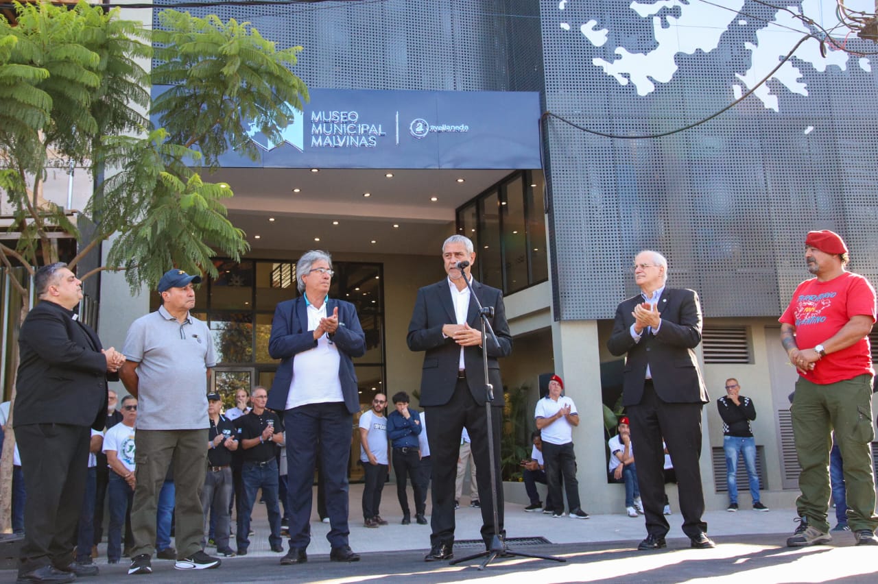 Ferraresi inauguró el Museo Municipal Malvinas, en Sarandí